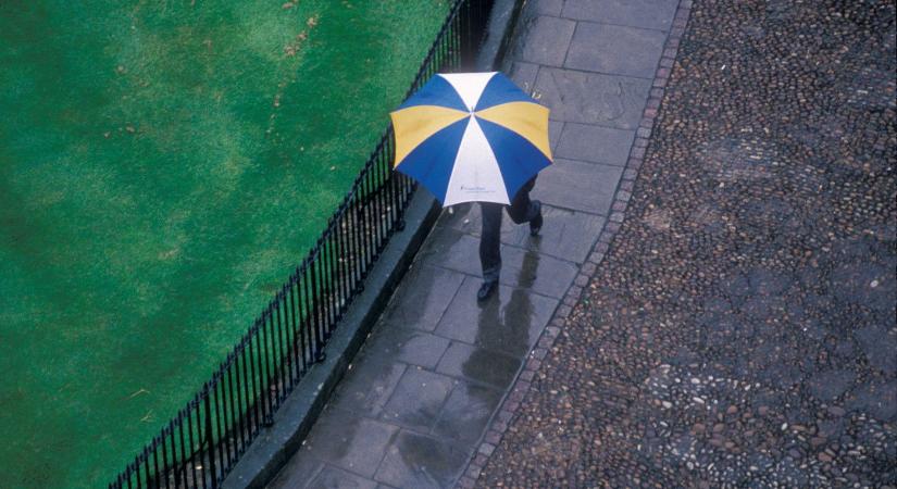 Betör az eső az ország területére, 1 nagy országrész már készülhet is arra, hogy csapadék hullik a nyakába? Részletes időjárás-előrejelzés