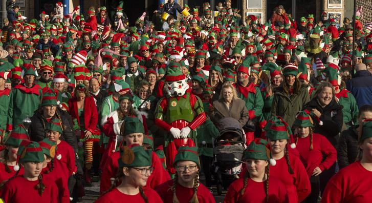 Majdnem megdőlt a világrekord, ennyi manót még nem láttunk egy helyen