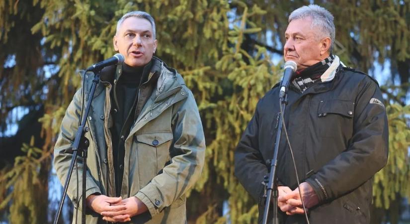 Lázár János tanuszodát és kastélyfelújítást is ígért a Lázárinfón