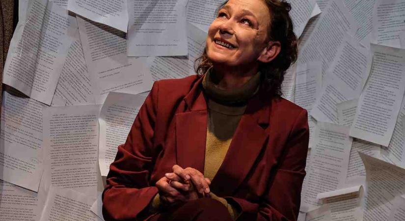 VÁLASZD AZ ÉLETET! Körkép női monodrámákról