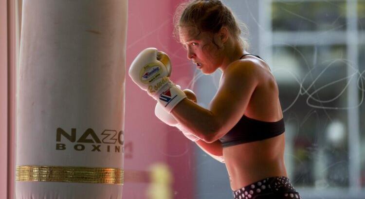 Folynak a tárgyalások Ronda Rousey és a világ egyik legjobb női bokszolójának összecsapásáról