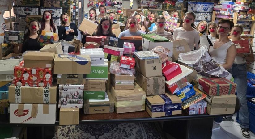 Jótékonysági Mikulás - Több ezer rászoruló gyermek kap karácsonyra ajándékot