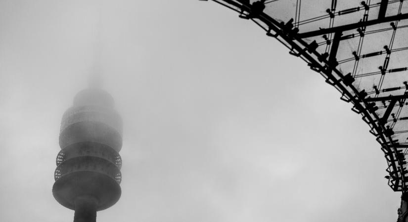 Ködbe burkolózik az ország, de vajon ki lát át rajta?