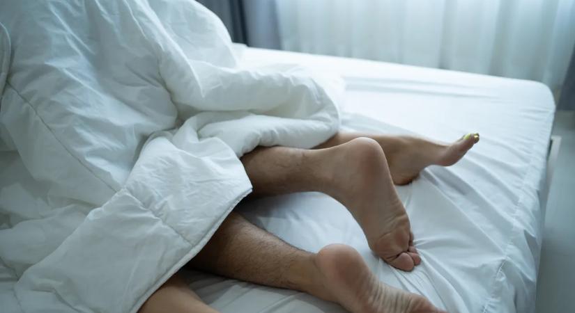 "A feleségem szexparadicsommá akarja változtatni a hálószobánkat és másokkal akar szexelni"