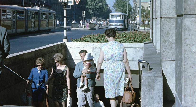 A hatvanas években az Astoriánál adták át Budapest első gyalogos aluljáróját