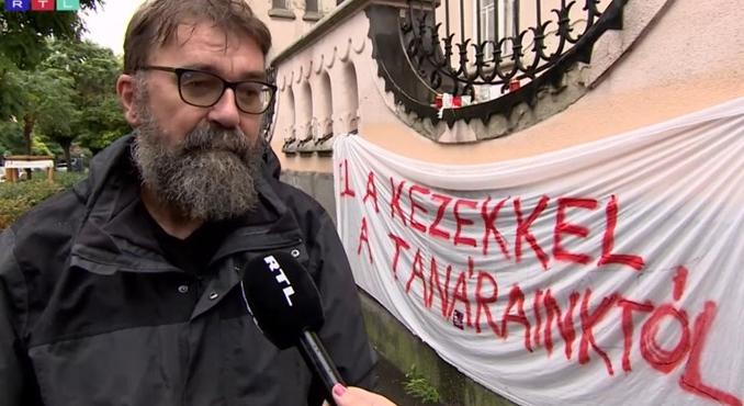 „Mikor kimentem, már a diákok ott zokogtak” – így emlékezik a kirúgására a kölcseys matektanár
