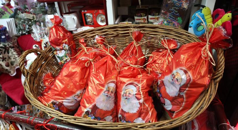 Megnéztük, mekkora a Mikulás bácsi csomagja – és azt is, mennyiért adja, ha szépen kérjük