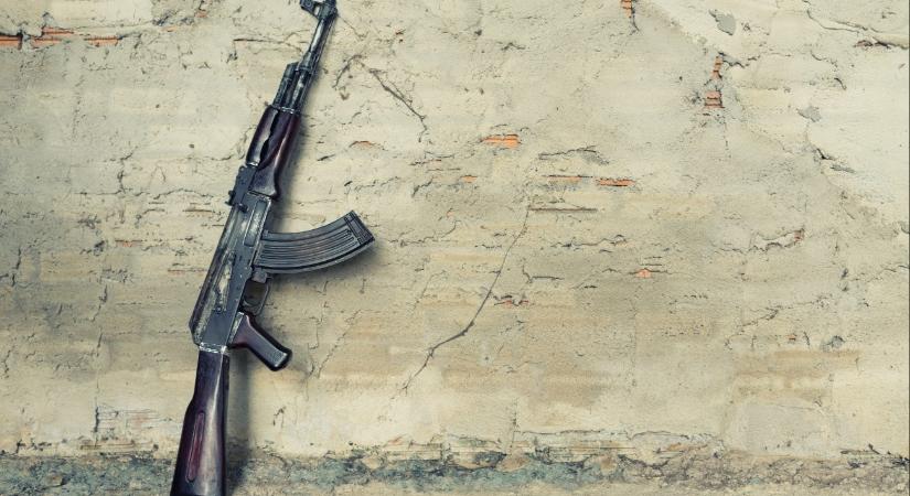 Gépkarabélyt loptak egy budapesti szállodából – videó is készült az esetről