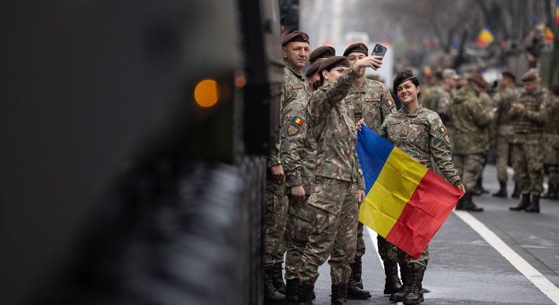 Így ünnepeltek Gyulafehérváron: Sokan a román himnusz közben is fütyültek