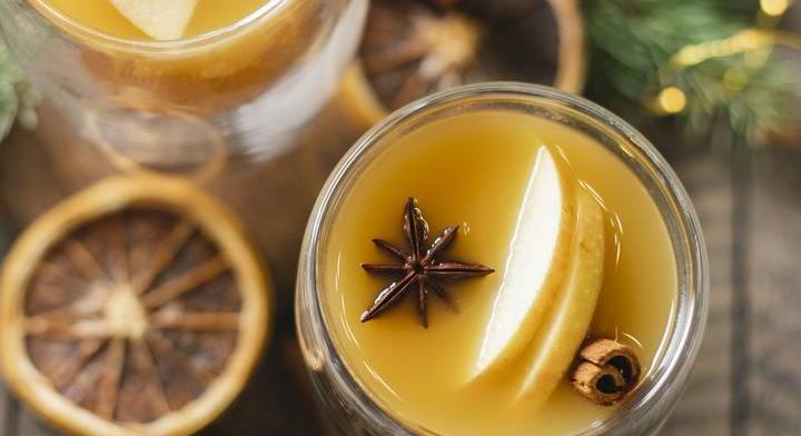 Forró almalé fahéjjal és ánizzsal: melengető ital a hűvös estékre
