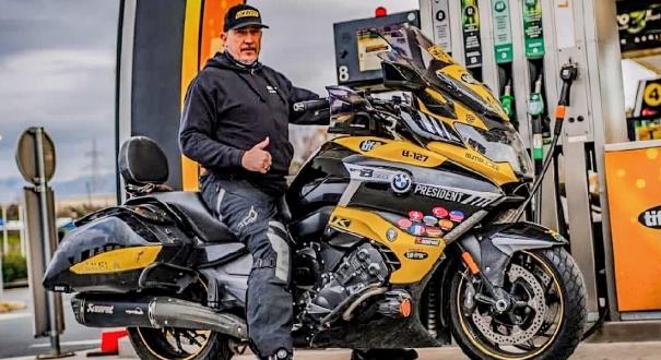 Egy legendás motoros jótékonysági akciója: 120 000 kilométer egy év alatt