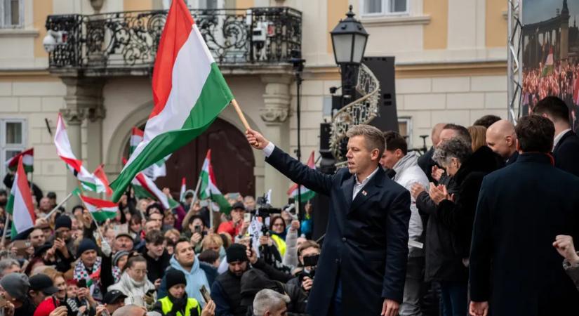21 Kutatóközpont: Csökkent a különbség a Tisza Párt és a Fidesz között