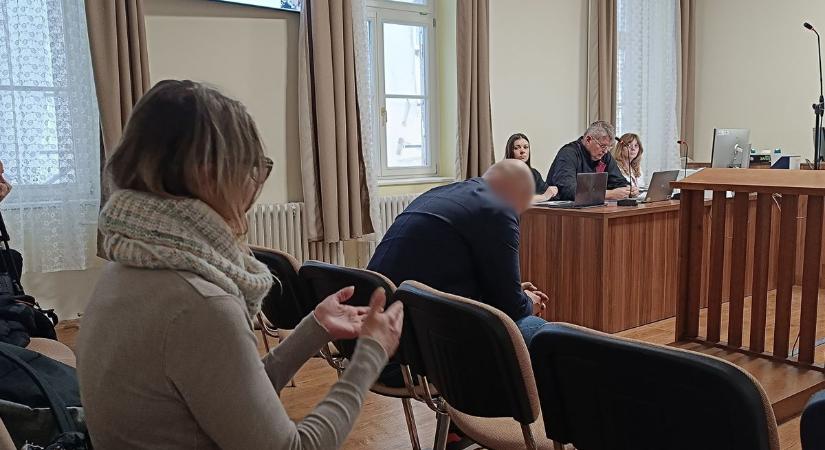 Megszólalt a felrúgott kisfiú édesanyja: így reagált arra, amit a szakértő mondott a tárgyaláson