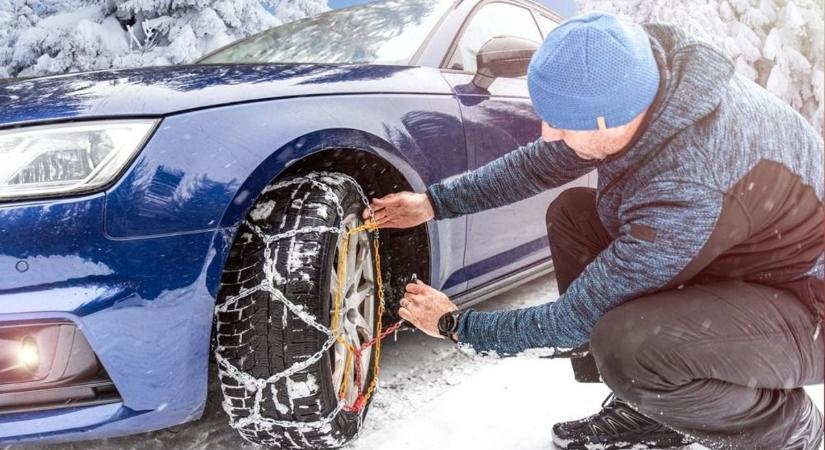 Ha ezeken az útszakaszokon nincs hólánc az autón – súlyos bírságra lehet számítani – videó