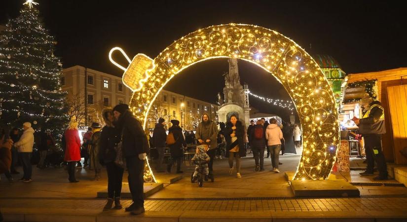 Kézműves- és gasztroudvar, sőt Mesevásár is várja az adventi időszakban a pécsi látogatókat