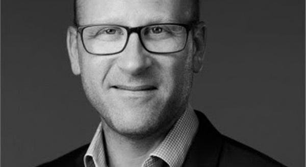 Gyors, egyszerűen elérhető munkaerő: szerb munkavállalók a magyar munkaerőpiacon