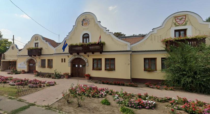 Többször megrángatta a hajdúbagosi polgármestert