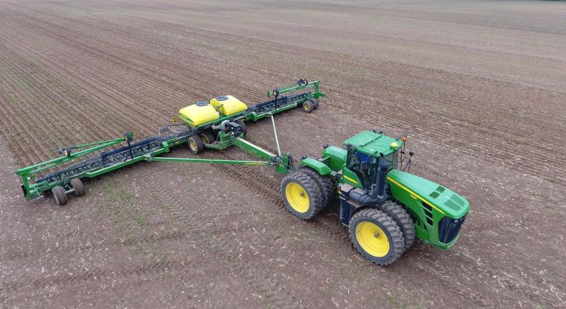 Újra megtorpant a traktorpiac