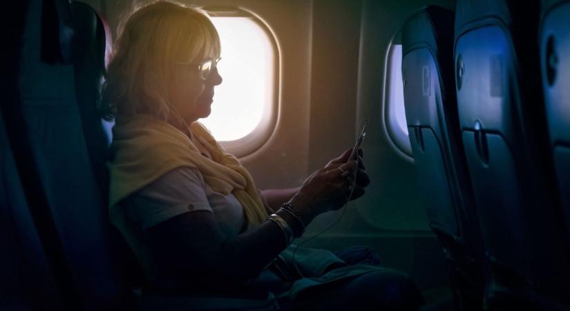 A hosszú repülés különösen megterheli a női testet 40 felett – csökkentsd a kockázatokat!