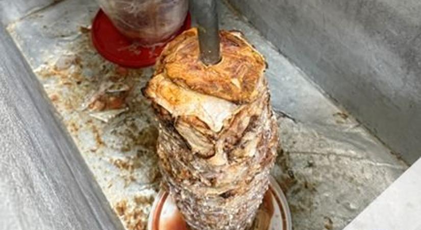 Országos gyros razzia: áldatlan állapotok uralkodtak több magyar büfében és étteremben