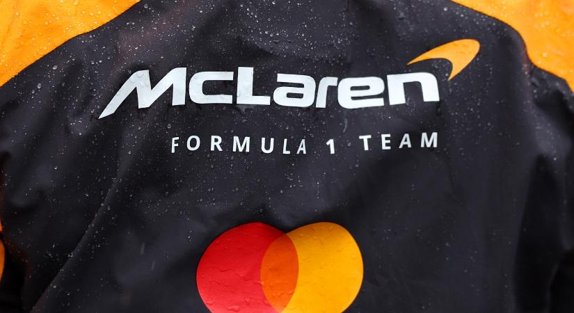 Új pilótákat igazolt a McLaren