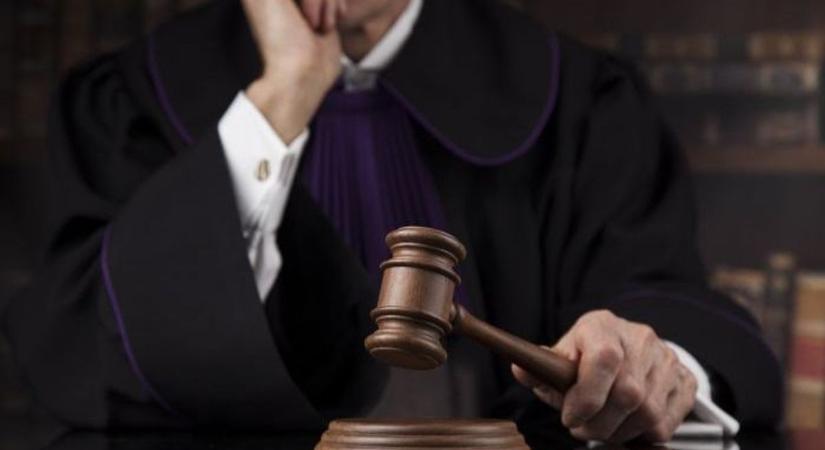 Óriási számlagyár bukott le Bács-Kiskunban: 27 vádlott, 700 milliós áfacsalás a vád szerint