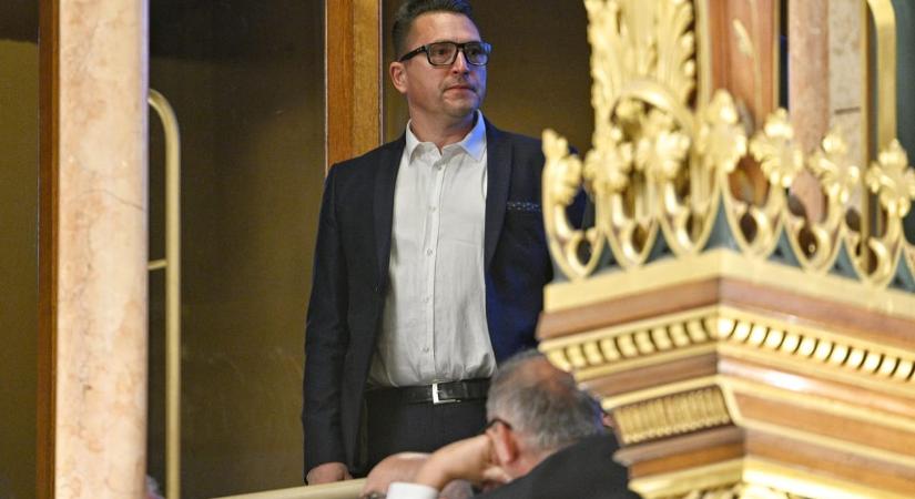 „Nem szeretnék több gyászverset írni” – Kovács Ákos Kálloy Molnár Pétertől búcsúzott