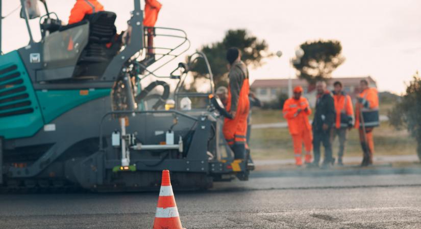 Ütemezetten halad a 47-es főút 2x2 sávos bővítése