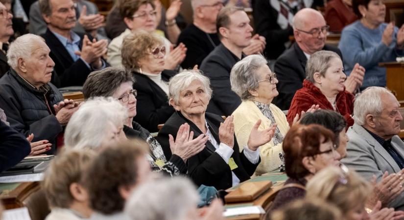 A nyugdíjasok sürgős intézkedéseket várnak, életkörülményeik javítása érdekében