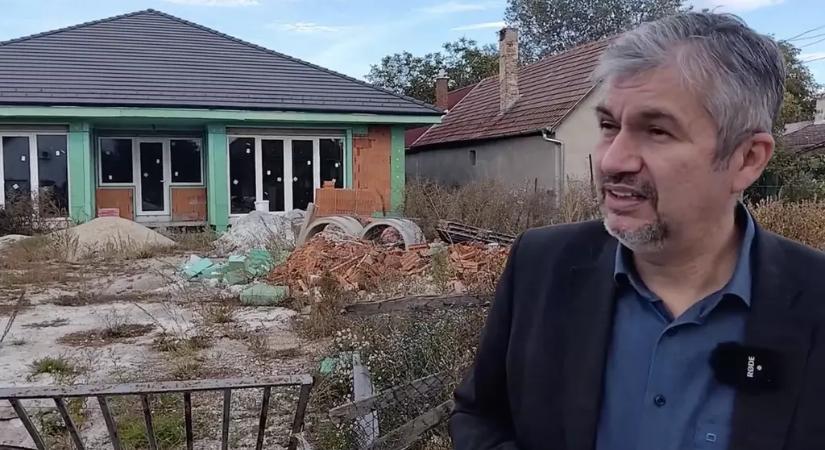 Hadházy Ákos szerint félbehagyott „bölcsődeépítés” állhat egy újabb uniós támogatási ügy mögött Gödön