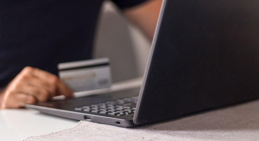 Itt az online boltok friss feketelistája, régen rossz, ha innen vetted a karácsonyi ajándékot