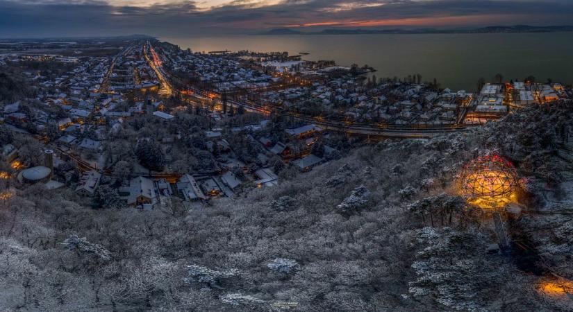 Egy túl értékes rom a Balaton partján – veszélyben az Akadémia épülete?