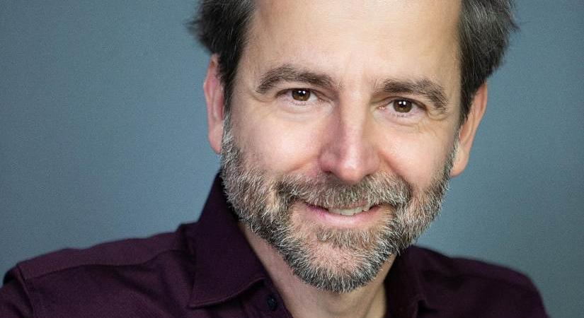 Grecsó Krisztián szerint a belügyminiszter kijelentése „aljas cinizmus” – A BM visszavágott