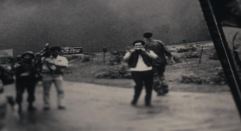 A Netflix miatt éles vita robbant ki a történelem egyik leghíresebb fotója körül