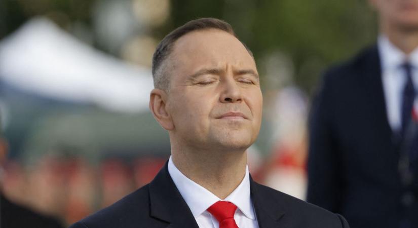 „Ostoba hiba” – Orbán mellé álltak, saját elnöküket ostorozzák a lengyelek