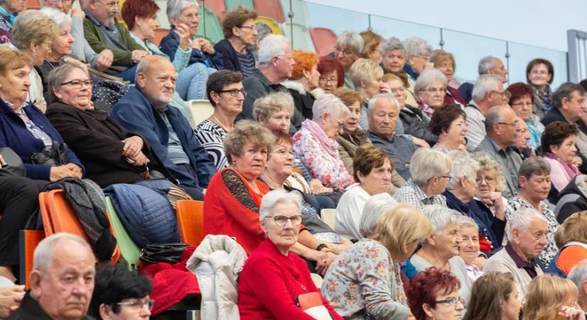 Adventi készülődés Nagykanizsán – idősek és óvodások is ünnepelnek az Arénában