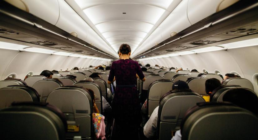 Egy légiutas-kísérő elárulja, miket tilos tenniük az egyenruha viselése közben