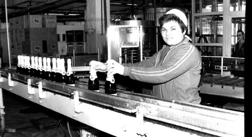 Kígyózó sorok a zöld banánért, kilóra vett sztaniolpapíros szaloncukor – ilyen volt a karácsonyi őrület a '80-as években