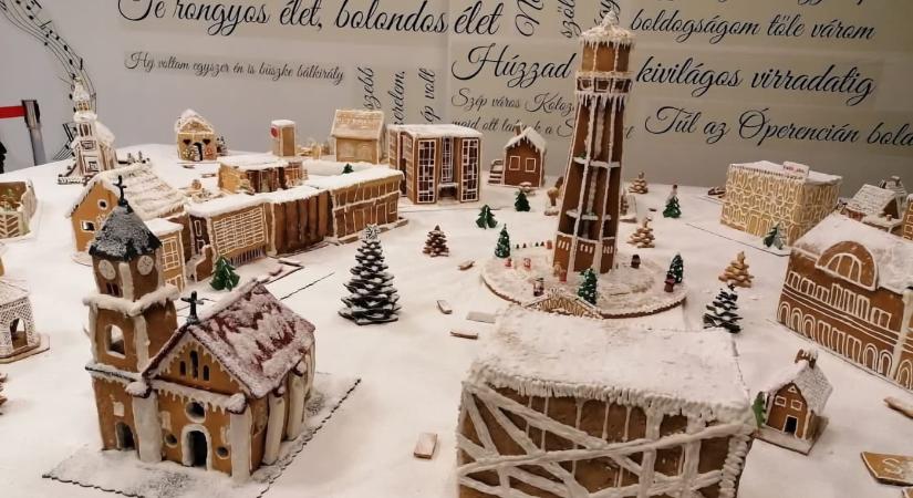 Mézeskalácsba sütött Siófok: megnyílt az idei „édes város”