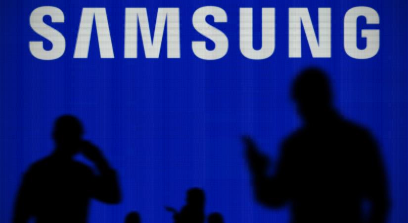 Duplán összecsukható telefont mutatott be a Samsung – ekkortól lesz elérhető