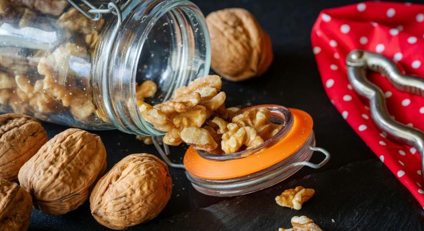 Nem fér bele a dió ára? Ez a három olcsó recept segít helyettesíteni az ünnepi sütésben