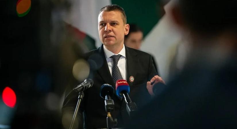 Menczer: A magyarok nem akarják veszélyes emberek kezébe adni a hatalmat