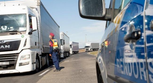 Visszaterelik a teherforgalmat a gyorsforgalmi utakra 2026-tól