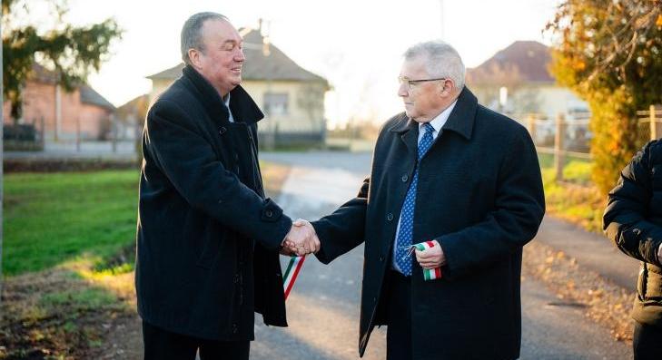 Újabb útszakasz újult meg Zagyvaszántón 