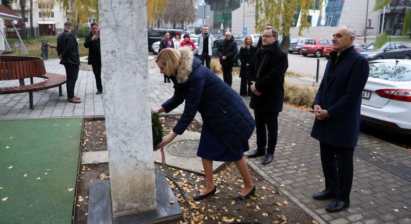 Meglepő trendforduló, előre törtek a könyvek – 200 éve kitartanak az olvasók mellett Kaposváron