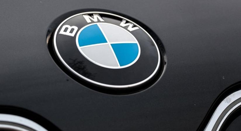 Nagyon jól járt a magyar rendőrség a debreceni BMW-gyárral, csúcsmodelleket kaptak a járőrök: "Ezek elől nem érdemes menekülni" – videón, hogyan álltak szolgálatba