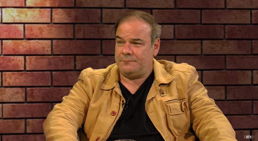 Kálloy Molnár Péter utolsó fotóival búcsúzik a színházi produkció, amelyben alig két hete még játszott