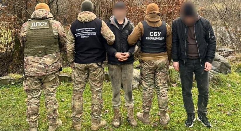 Két embercsempész és ügyfelük bukott le Kárpátalján