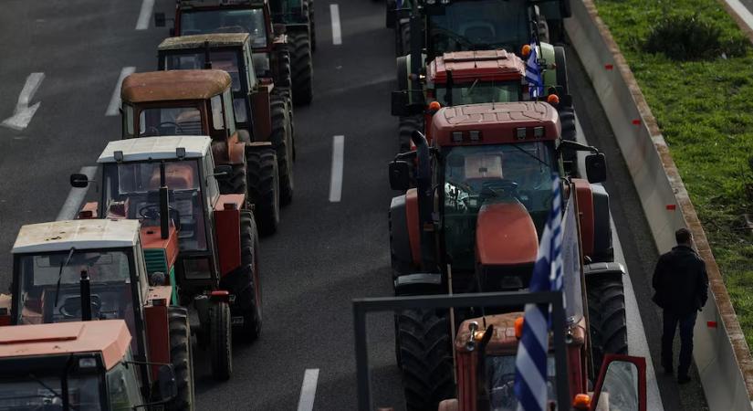 A görög gazdák a támogatások miatti tüntetésen összecsaptak a rendőrséggel