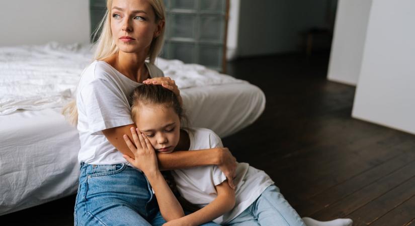 „Sosem fogok úgy üvölteni a lányommal” -Hogyan neveljünk gyereket, ha a saját szüleink nem voltak jó példák?